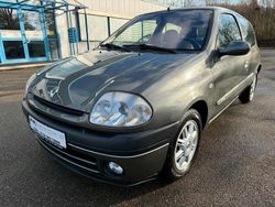 Silber Gebraucht 2000 Renault Clio II Initiale Kleinwagen | 1.790 € (Fairer Preis)