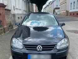 Schwarz Gebraucht 2004 VW Golf V Kombi | 1.600 € (Fairer Preis)