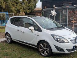 Weiß Gebraucht 2012 Opel Meriva Innovation Van / Kleinbus | 5.900 € (Fairer Preis)