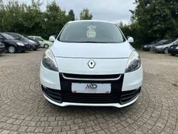 Weiß Gebraucht 2013 Renault Scénic III Van / Kleinbus | 6.199 € (Fairer Preis)