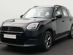 Schwarz Gebraucht 2024 Mini Countryman Classic SUV | 31.779 €