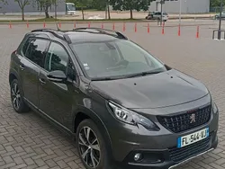 Grau Gebraucht 2019 Peugeot 2008 Active SUV | 9.999 €