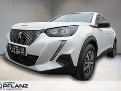 Weiss Gebraucht 2023 Peugeot e-2008 Active SUV | 17.890 € (Guter Preis)