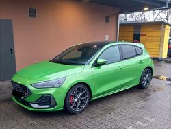 Grün Gebraucht 2024 Ford Focus ST Limousine | 34.900 € (Fairer Preis)