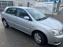 Silber Gebraucht 2002 Toyota Corolla Limousine | 3.300 € (Teuer)