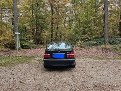 Grün Gebraucht 1999 BMW 323 Limousine | 4.200 € (Guter Preis)