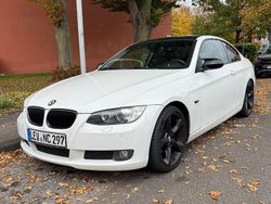 Weiß Gebraucht 2009 BMW 320 M Sport Coupé | 8.990 € (Fairer Preis)
