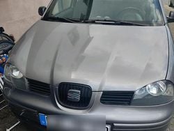 Silber Gebraucht 2003 Seat Arosa Kleinwagen | 550 €