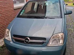 Blau Gebraucht 2005 Opel Meriva Van / Kleinbus | 1.200 €