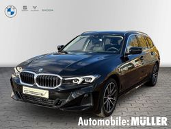 Schwarz Gebraucht 2022 BMW 320e Shadowline Kombi | 29.690 € (Guter Preis)