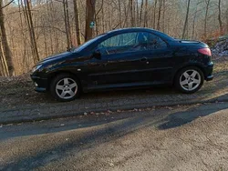 Schwarz Gebraucht 2005 Peugeot 206 CC Cabrio | 2.111 € (Fairer Preis)
