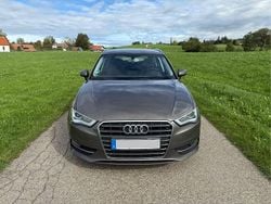 Grau Gebraucht 2014 Audi A3 Sportback Comfort Limousine | 10.700 € (Fairer Preis)