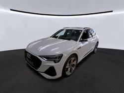 Gletscherweiß metallic Gebraucht 2021 Audi e-tron Sportback S-Line SUV | 40.895 € (Fairer Preis)