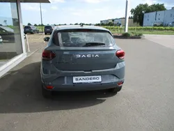 Grau Neu 2025 Dacia Sandero Journey Kleinwagen | 18.729 € (Etwas zu teuer)