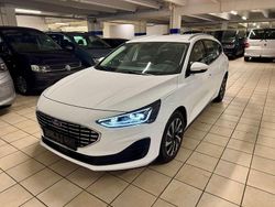 Frozen white Gebraucht 2023 Ford Focus Titanium Kombi | 18.900 € (Guter Preis)