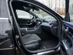 Schwarz / obsidianschwarz Gebraucht 2024 Mercedes C220 AMG line Kombi | 46.980 €
