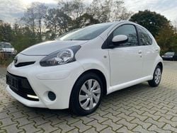 Weiß Gebraucht 2014 Toyota Aygo Cool Kleinwagen | 5.900 € (Guter Preis)
