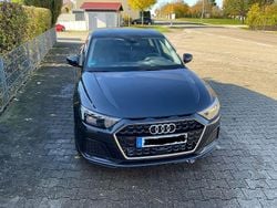 Grau Gebraucht 2024 Audi A1 Sportback Advanced Kleinwagen | 24.900 € (Fairer Preis)