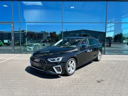 Mythosschwarz metallic Gebraucht 2020 Audi A4 S-Line Kombi | 29.490 € (Etwas zu teuer)