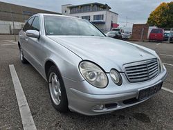 Silber Gebraucht 2004 Mercedes E220 Classic Limousine | 2.200 € (Superpreis)