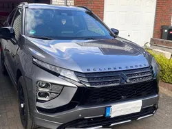 Grau Gebraucht 2022 Mitsubishi Eclipse Cross Select SUV | 27.499 € (Etwas zu teuer)