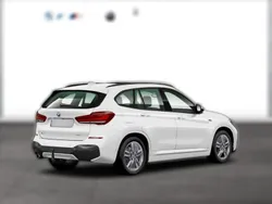 Weiß Gebraucht 2022 BMW X1 M Sport SUV | 40.790 €