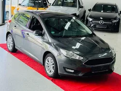 Grau Gebraucht 2015 Ford Focus Business Edition Limousine | 9.750 € (Fairer Preis)