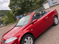 Rot Gebraucht 2005 Renault Mégane Cabriolet Cabrio | 3.750 € (Teuer)