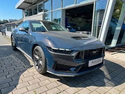 Blau Neu 2025 Ford Mustang Dark Horse Coupé | 73.190 € (Etwas zu teuer)
