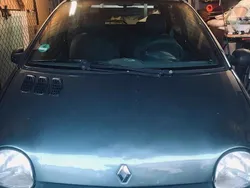 Grün Gebraucht 2005 Renault Twingo Kleinwagen | 220 €