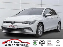 Weiß Gebraucht 2022 VW Golf VIII Pro Limousine | 20.895 € (Guter Preis)