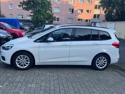 Weiß Gebraucht 2016 BMW 216 Gran Tourer Van / Kleinbus | 10.700 €