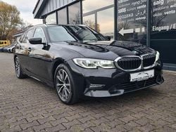 Schwarz Gebraucht 2021 BMW 320 Sport Line Limousine | 23.990 € (Superpreis)