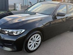 Schwarz Gebraucht 2021 BMW 320 Sport Line Kombi | 19.450 € (Fairer Preis)