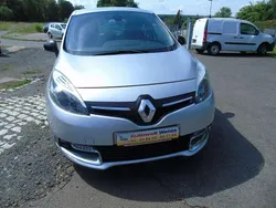 Platingrau Gebraucht 2013 Renault Scénic III Bose Edition Van / Kleinbus | 6.999 € (Teuer)