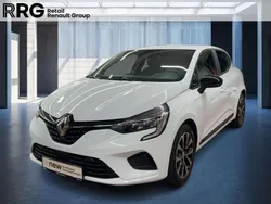 Weiß Gebraucht 2023 Renault Clio V Equilibre Kleinwagen | 14.550 € (Guter Preis)