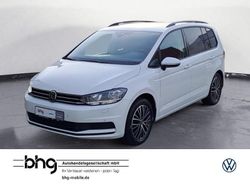 Pure white Gebraucht 2022 VW Touran Comfortline Van / Kleinbus | 29.930 € (Etwas zu teuer)