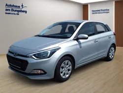 Silber Gebraucht 2018 Hyundai i20 Classic Limousine | 8.990 € (Fairer Preis)
