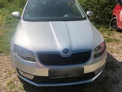 Silber Gebraucht 2017 Skoda Octavia Kombi | 10.450 €