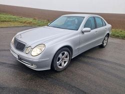 Silber Gebraucht 2002 Mercedes E240 Limousine | 2.490 € (Superpreis)