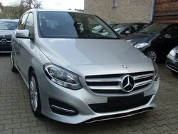 Silber Gebraucht 2015 Mercedes B180 Style Van / Kleinbus | 11.990 € (Superpreis)