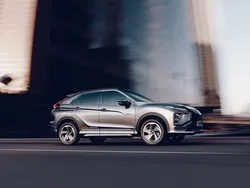 Silber Gebraucht 2024 Mitsubishi Eclipse Cross Plus SUV | 33.990 € (Teuer)