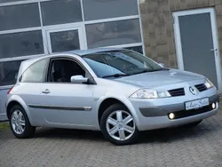 Silber Gebraucht 2005 Renault Mégane II Dynamique Limousine | 3.990 € (Teuer)