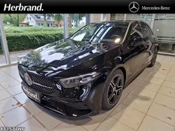 Metalliclack kosmosschwarz Gebraucht 2024 Mercedes A200 AMG Kleinwagen | 31.900 € (Guter Preis)