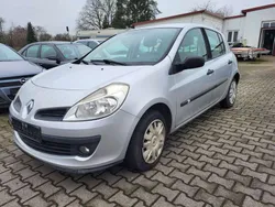 Silber Gebraucht 2005 Renault Clio II Limousine | 1.099 € (Fairer Preis)