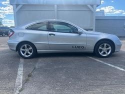 Silber Gebraucht 2007 Mercedes CLC200 Kleinwagen | 3.800 €