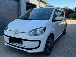 Weiß Gebraucht 2015 VW up! Kleinwagen | 7.000 € (Etwas zu teuer)