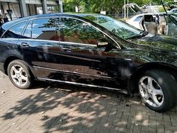 Schwarz Gebraucht 2010 Mercedes R300 Van / Kleinbus | 7.500 €