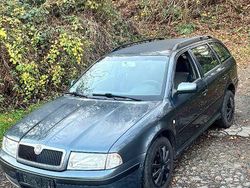 Grau Gebraucht 2006 Skoda Octavia Tour Kombi | 2.300 € (Fairer Preis)