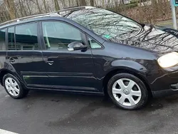 Schwarz Gebraucht 2005 VW Touran Highline Van / Kleinbus | 2.900 € (Fairer Preis)